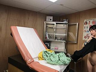 i can't stop obsessing over scarlett johnson's big tits in medical consult part 2