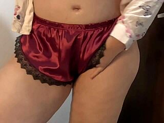 mi madrastra bbw soraya culona se desnuda frente a la camara de mi amigo culona colombiana casera real 😍