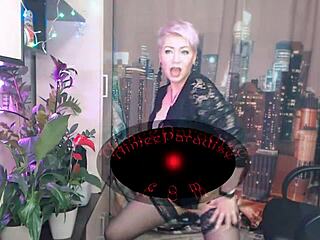 Feeling wild watching this mature purple-haired slut masturbate live.