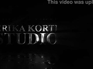 Queen babe gets 4on1 DP hard with big cocks! 🔥