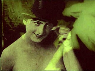 डार्क लैंटर्न एंटरटेनमेंट दो सदियों की हैरी विंटेज चूत एक्शन दिखाता है