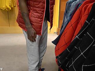 Sucking Dick Outdoors for Christmas Gifts with Latina Big Ass