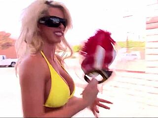 Hey, wanna see me dominate this skinny chick?