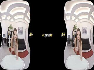 Dildo loving brunette splashes herself with piss in virtualpee 😜💦