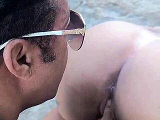 hey, met a short chubby sexy girl at nudist beach, watch till end! 😲