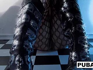 Sexy Dani Daniels Masturbates Her Tight Pussy Solo.