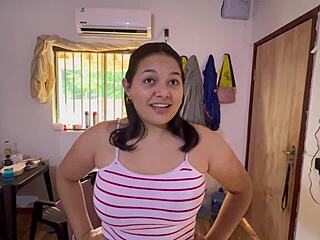 मैं अपने सेक्सी एम्प्लॉई को अपने हसबैंड आने से पहले बांग करता हूं