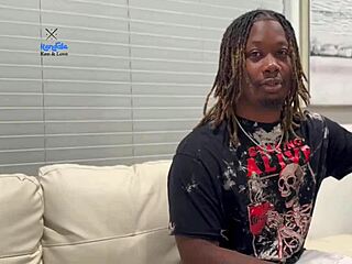 Lucky Delivery Guy Gets Best Tip Ever