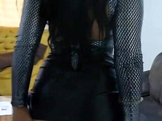 Delicious curvy woman waits in super outfit and asks to be detonated