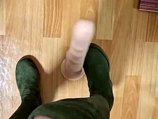 do you want to play with elza kom?