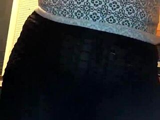 Big booty wife dances, shaking her ass with pure joy