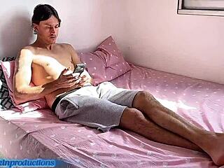 S� Cutucada Nervosa Na Buceta Da Garota De 18 Anos