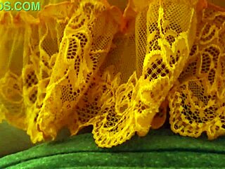 Amateur wife wants neighbor's cock in her shaved ass 😏