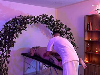 Masseuse makes me so horny, I masturbate before he returns! 😏💦