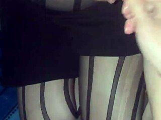 me encuentro con mi exnovia y nos pusimos calientes teniendo sexo casero con monster cock