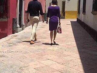 Look At This Riquisima Cougar's Ass!