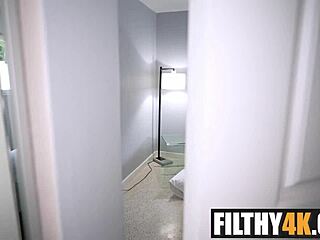 Risky Colombian Milf Jodie Johnson With Cali Sweets