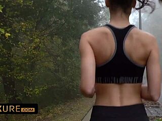 i fucked hot brunette's pussy and came in her mouth