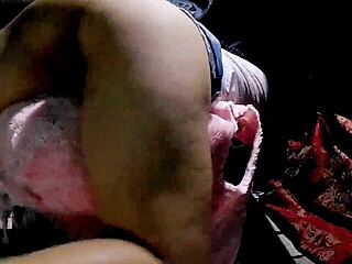 maldito aprovecha minha inocencia sin nadie en casa, entra en mi cuarto... don gustavo, váyase! 😡