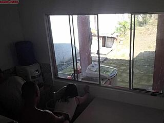 Corno Ignores Wife’s Secret Sex with Negão While Washing Dishes 😳