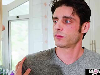 Hot milf sucking stepson's cock 😏