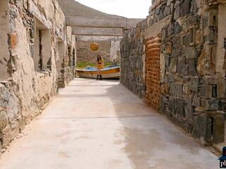 Oh gosh, I’m lovin’ Willa Prescott’s outdoor striptease, so hot!