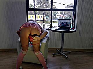 prostituta en hotel de tlalpan esperando cliente mientras se abre el culo