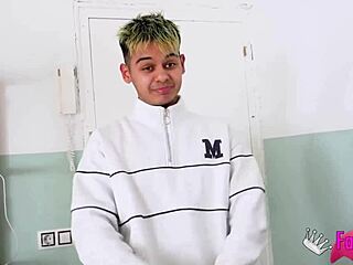 Hey, see curvy milf Lucia Bianco seduce an 18-year-old boy?