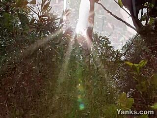 yanks babe taliah mac reaches intense orgasm outdoors in softcore solo