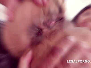 syren de mer endures rough anal fisting and cumplay