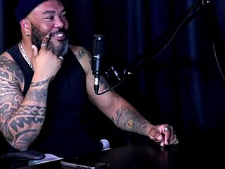 teve uma crise e voltou pro clt tem que humilhar pau pequeno e quem ela mama senta ou passa - middy watch on sheer red