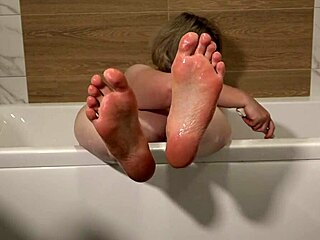 hey, wanna wash my feet in the bath?
