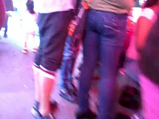 big milf ass in jeans on the street 😏