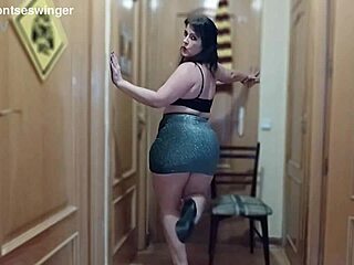 wow, check this big ass milf dancing and stripping for me!