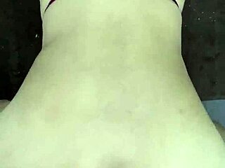 squirt everywhere, wanna bang this big-ass brunette in bed?