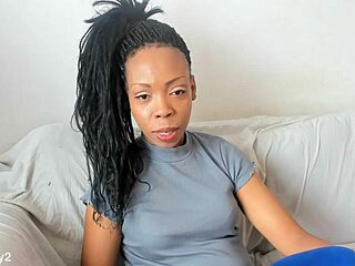 Ebony With Big Ass Sends Message To Followers For Comments