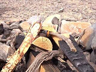 This village couple is fucking uncontrollably at home, her big pussy is so juicy! 😍