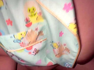 Thai Amateur Wife's Tight White Pussy Before Bed