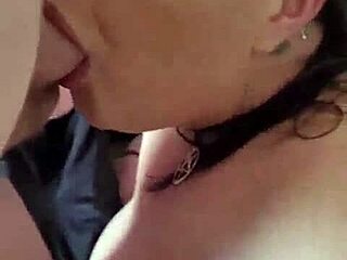 yo kandy kane, watch this sri lankan housewife get down with deepthroat action! 😜