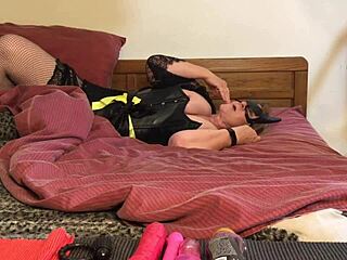 Hey, Granny Batgirl Sucks Batman's Cock in Wild Cosplay!