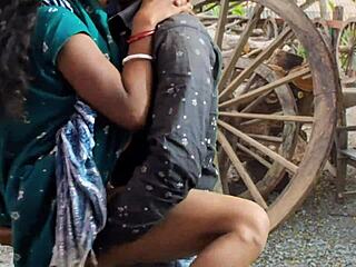 Bharti bhabhi comes to fucking in home with huge clit gaping