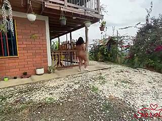 mi hijastra y yo nos desnudamos en la finca