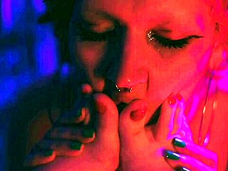 Could I really get lost in worshiping your stunning feet, Bia Roman & Sam Quinn?