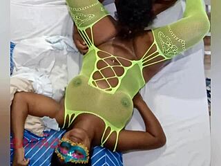 Safada Cums Hard in My Mouth During Carnaval 2025