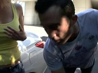 Tarra White, porn queen, handles big cock like a pro! 🔥