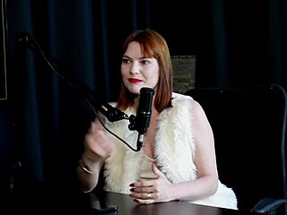 Uber driver jerks off for her, she squirts hard! 🥵 Reh Queen