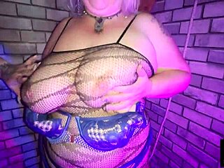 whoa, sub slut peggy de ville double dommed by livie and jay! 😳