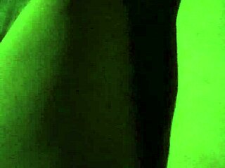 Gretala flashes pregnant wife’s body in the dark night