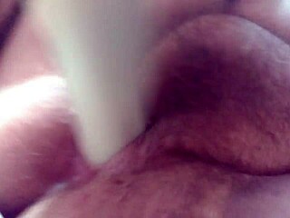 Solo babe cums hard using dildo and toys daily