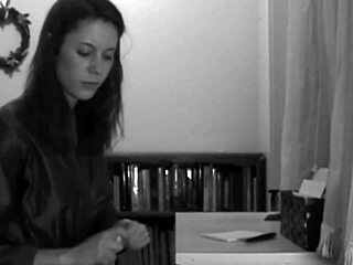 Oh, that sexy psycho girl in the shower! What a bathing babe!